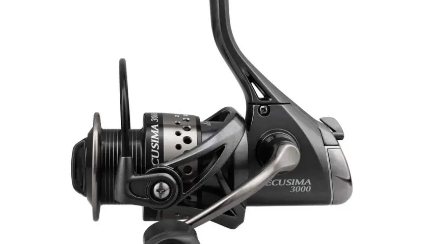 Szary kołowrotek Shimano Cusima 3000, idealny wybór, jeśli zastanawiasz się, jaki kołowrotek na spinning.