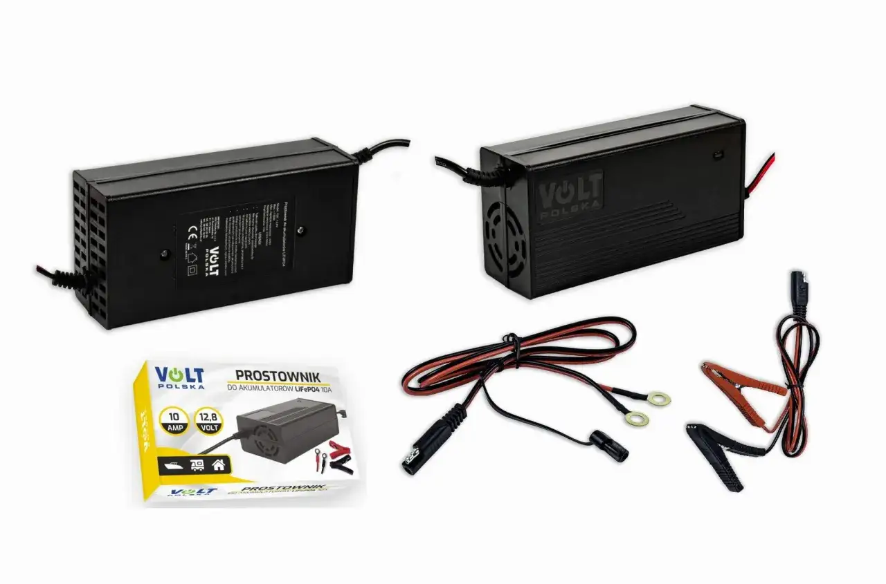 Prostownik Volt Polska 10A 12,8V do akumulatorów LiFePO4. Idealny do silnika elektrycznego 55 lbs. Z klemami i złączami.